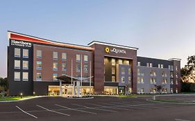 La Quinta Inn & Suites By Wyndham Mount Laurel Moorestown